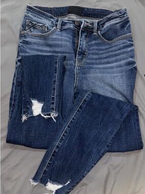 Buckle Dark Blue Distressed Ankle Jeans